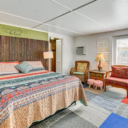 Fort Walton Beach Studio With Shared Pool And Patio!